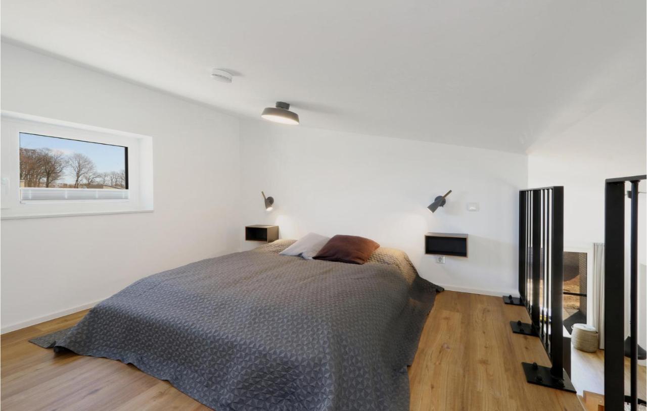 Beautiful Home In Lembruch-Duemmer See With Wifi ภายนอก รูปภาพ